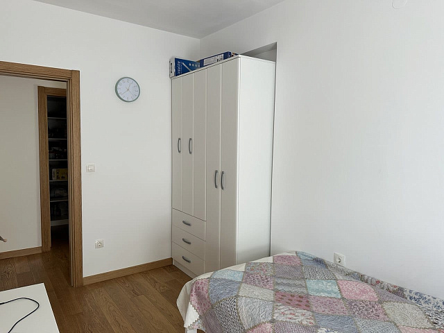 Spacious sea-view apartment in Rafailovici — 122 m², garage included — photo 9